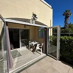 Studio Petit Jardin, Piscine