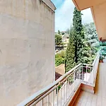 Spacieux 2P Traversant Face Mer Avec Terrasse Et Balcon A Menton - Fr-1-196-353