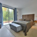 Villa Californienne Grand Standing Avec Piscine Miroir Calme Et Residentiel Borne Ev