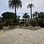 Superbe F2 Refait A Neuf A Deux Pas Des Plages De Sable