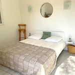 Maison Au Calme Avec Jardin Et Parking, Proche De Tout !