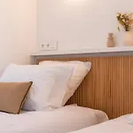 Upscale 3-Room Apartment 200M From The Palais