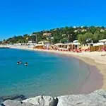 Nice Apt In Front Of The Marina In Grimaud