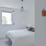 Modern Apartment With Swimming Pool