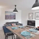 Modern Apartment With Swimming Pool