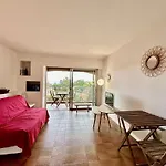 Studio Avec Piscine, Parking Et Terrasse A Sainte-Maxime - Fr-1-226-420