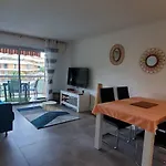 Miougrano 2 Pieces Climatise 47M2 Piscine, Parking