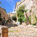 Hyeres Studio Refait A Neuf Dans La Cite Medievale