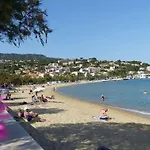 Le Lavandou - T2 Avec Terrasse Vue Mer - Fr-1-308-166