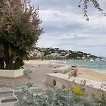 Studio En Bord De Mer Au Lavandou Avec Terrasse Et Vue Imprenable - Fr-1-308-170