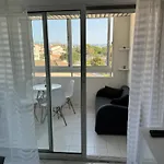 Studio Antibes Port Vauban.
