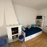 Bel Appartement T2 Avec Vue Mer. Plages, Commerces Et Restaurants A Pied.