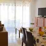 Spacieux T2 Avec Grande Terrasse A Saint-Raphael, Proche Mer Et Gare, Garage Inclus - Fr-1-226A-102