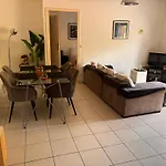 Mondello Hotellerie&Consultant : Appartement De Standing 47M2 Avec Piscine Cannes