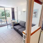Studio Avec Terrasse, Piscine, Proche Plages Et Commodites - Fr-1-196-355