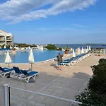 Studio A Cannes Vue Mer Refait A Neuf Avec Piscine