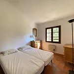 Villa A Cavalaire-Sur-Mer: Proche Plages, Jardin, 3 Chambres, Balcon, Terrain De Petanque - Fr-1-100-338
