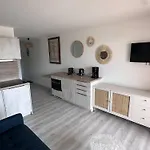 Appartement T2 Avec Piscine Et Vue Mer Proche Plages - Fr-1-768-76