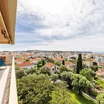 Elegant 2 Bed Apt With Pool In Juan Les Pins