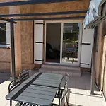 Studio En Rez-De-Villa Proche Plage De Fabregas