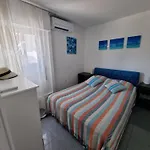 Appartement Avec Terrasse Tropezienne