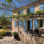 Villa 4 Etoiles Climatisee, Piscine, Parking