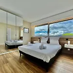 Magnifique Appartement 2 Chambres Avec Piscine Et Parking A Antibes - Fr-1-789-2