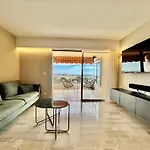 Magnifique Appartement 2 Chambres Avec Piscine Et Parking A Antibes - Fr-1-789-2