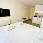 Modern Studio Near The Croisette