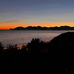2-Br Sea View Private Parking Walk To Beaches