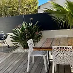 Bas De Villa Avec Piscine Prive - Calme