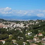 F3 Dans Une Villa Supercannes
