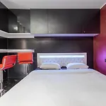 Luxury Studio Renovated 2024 With Free Parking