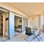 Appartement Piscine, Terrasse, Parking, Proche Plage & Commerces - Antibes - Fr-1-252-169
