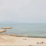 Cap D'Antibes Studio Et Terrasse Face A La Mer