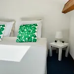 Chez Mamie Paulette, Clim Et Piscine, A 3 Minutes A Pied De La Plage