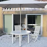 Meuble 2P 40 M2 Dans Villa Avec Piscine A Vallauris, 4 Km De La Mer