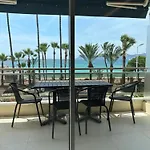 Appartement Rottaro Luxueux 2 Ch 2 Sdb Face A La Mer