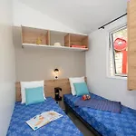Camping Le Camp Du Domaine