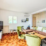 Cozy Home In Roquebrune-Sur-Argens With Kitchen