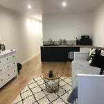 Studio Avec Parking Prive, Plage Et Centre A Pied 1