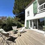 La Tancade, Villa Pour 8 Personnes Avec Vue Mer A 5 Minutes De La Plage De L'Almanarre A Hyeres