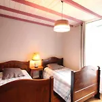 Gite Independant Au Coeur Des Volcans D'Auvergne Avec Jardin Privatif, Cheminee Et Randonnees A Proximite - Fr-1-742-549