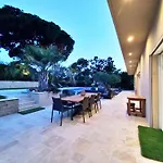 Elegante Villa-Piscine-Petanque-Tout Confort
