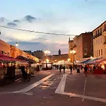 Apartment In Old Town - 2Min Beach, Restaurant & Bars
