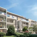 Spacious Apartment With Lovely Terrace