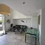 Pretty Harbour House With Garden