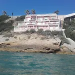 Les Pieds Dans L'Eau