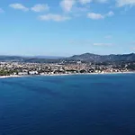Appartement T2 Avec Terrasse - Acces Direct Plage Des Lecques, Parking, Equipe Pour 2-4 Personnes - Fr-1-770-8