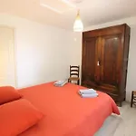 Maison De Caractere Renovee Avec Jardin, Terrasse, Cheminee Et Equipements Modernes Au Coeur De La Chataigneraie - Fr-1-742-555